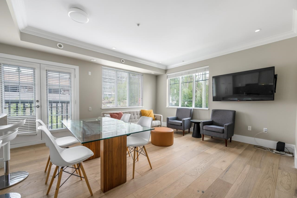 Family Room Photo of 484 W 59th Avenue, Vancouver, BC