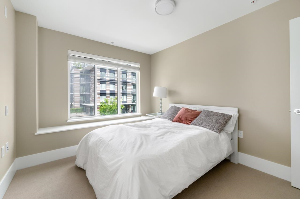 Guest Bathroom Photo of 484 W 59th Avenue, Vancouver, BC