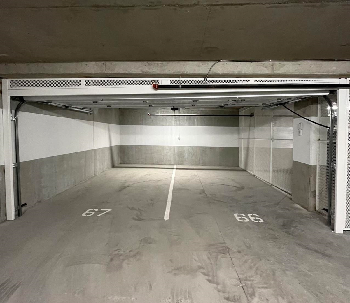 Hallway Photo of 484 W 59th Avenue, Vancouver, BC