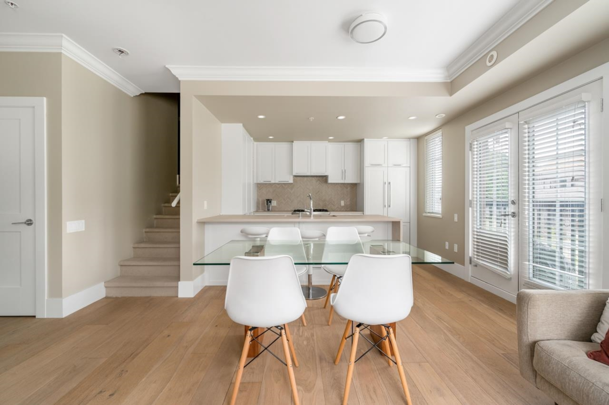 Kitchen Island Photo of 484 W 59th Avenue, Vancouver, BC