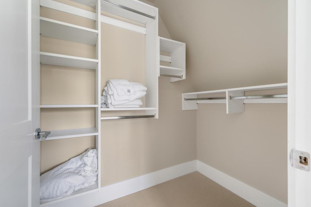 Primary Bathroom Photo of 484 W 59th Avenue, Vancouver, BC