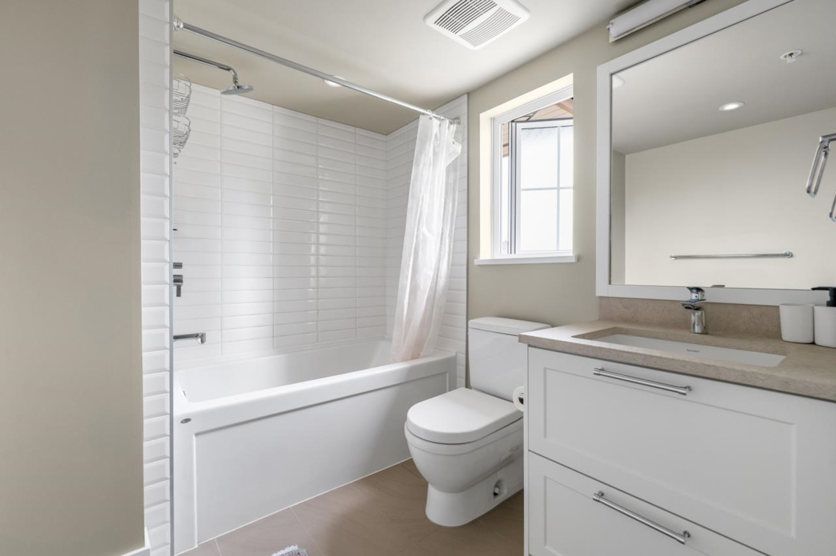 Primary Bedroom Photo of 484 W 59th Avenue, Vancouver, BC