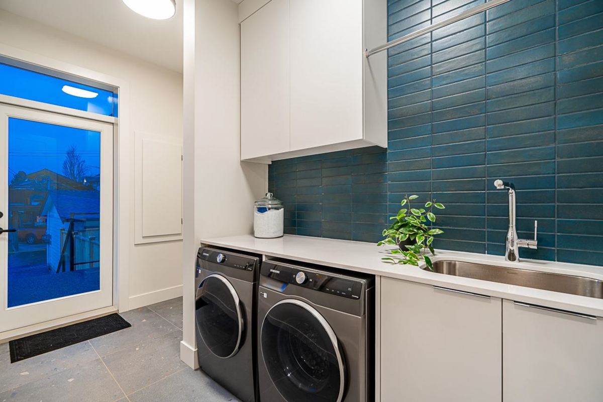 Basement Recreation Room Photo of 3535 Cambridge Street, Vancouver, BC