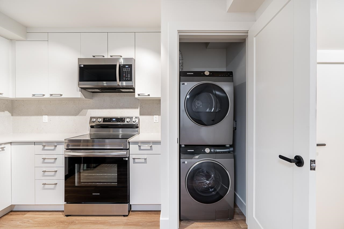 Hot Tub / Spa Photo of 3535 Cambridge Street, Vancouver, BC