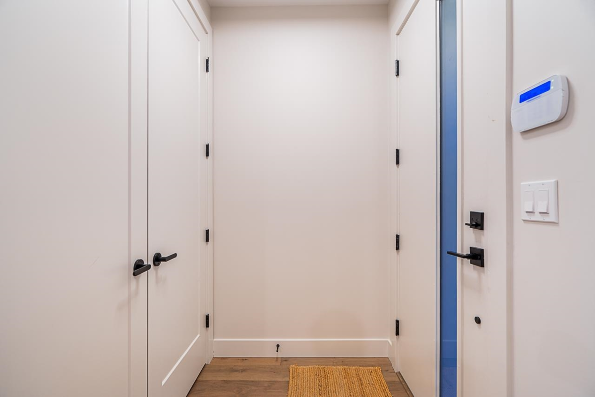 Kitchen Photo of 3535 Cambridge Street, Vancouver, BC