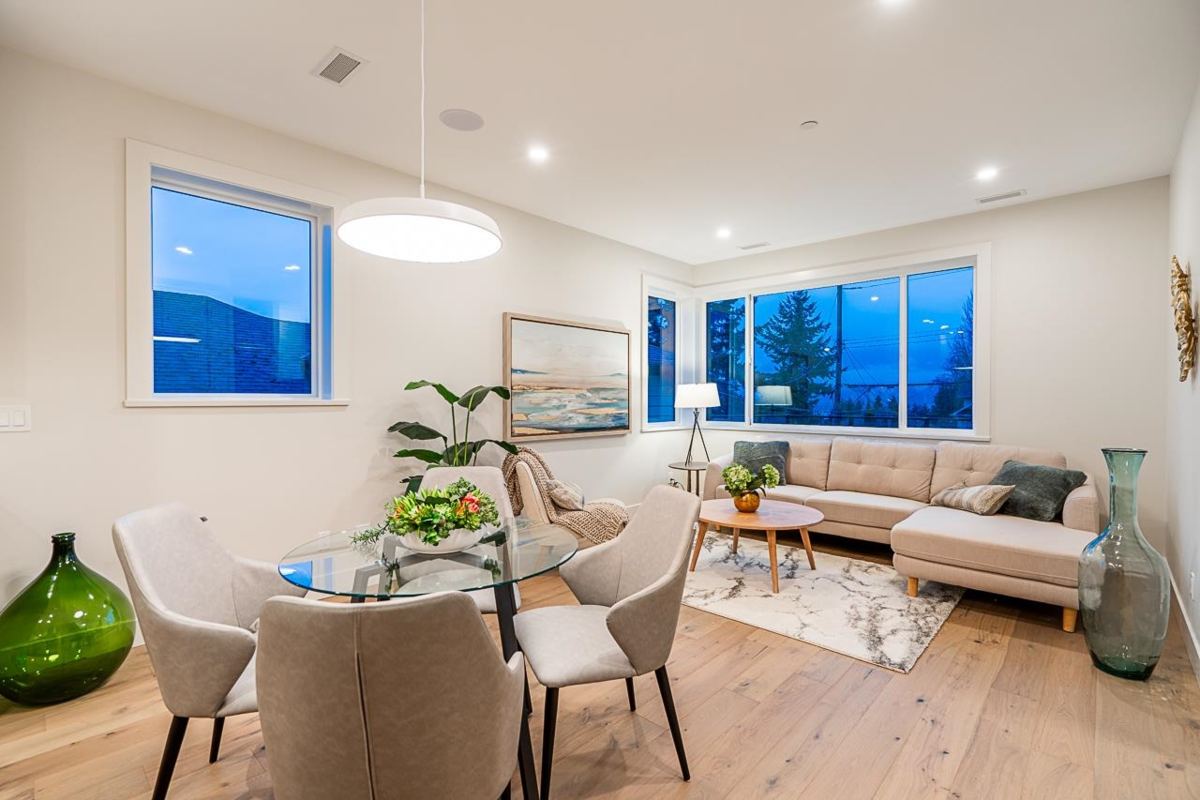 Primary Bathroom Photo of 3535 Cambridge Street, Vancouver, BC