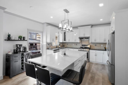 19354 72a Avenue, Surrey, BC, Surrey — Single Family Residence for sale