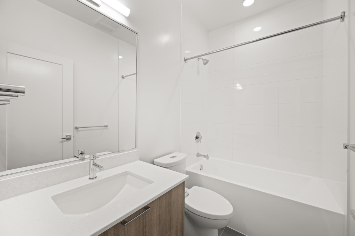 Entry Foyer Photo of 3302 8551 201 Street, Langley, BC