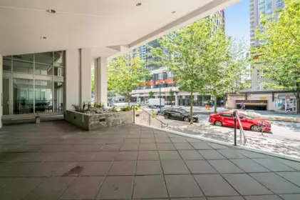 501 2979 Glen Drive, Coquitlam, BC, Coquitlam — Apartment/Condo for sale