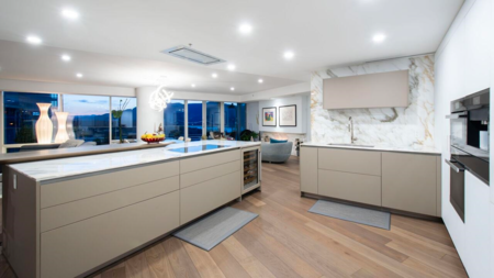2908 1011 W Cordova Street, Vancouver, BC