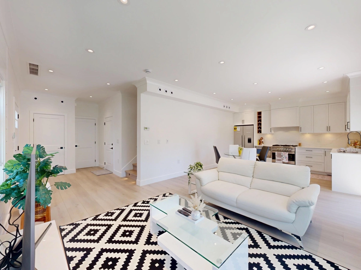 Walk-In Closet Photo of 1 7100 Ash Street, Richmond, BC