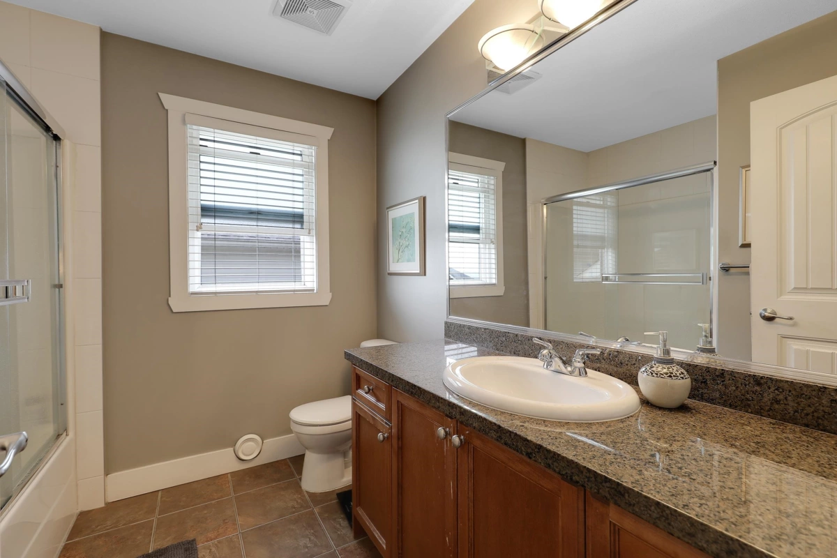 Guest Bathroom Photo of 6847 196b Street, Langley, BC