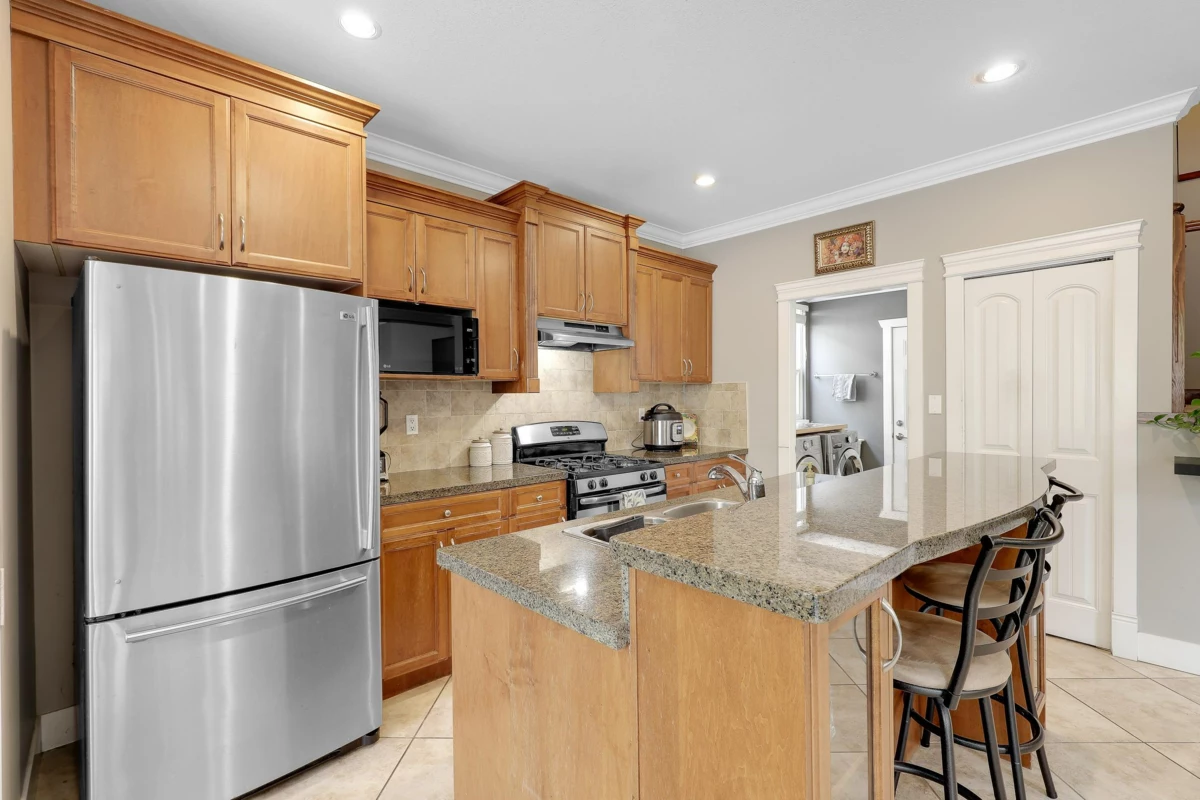 Walk-In Closet Photo of 6847 196b Street, Langley, BC