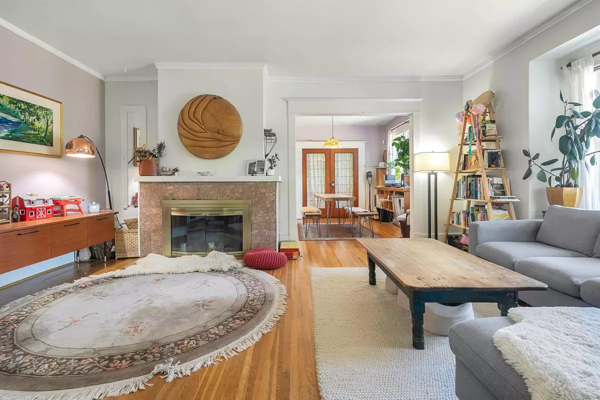 Family Room Photo of 3636 W 3rd Avenue, Vancouver, BC