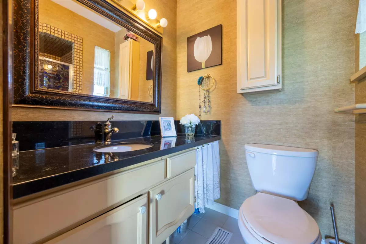 Hallway Photo of 528 Ascot Street, Coquitlam, BC