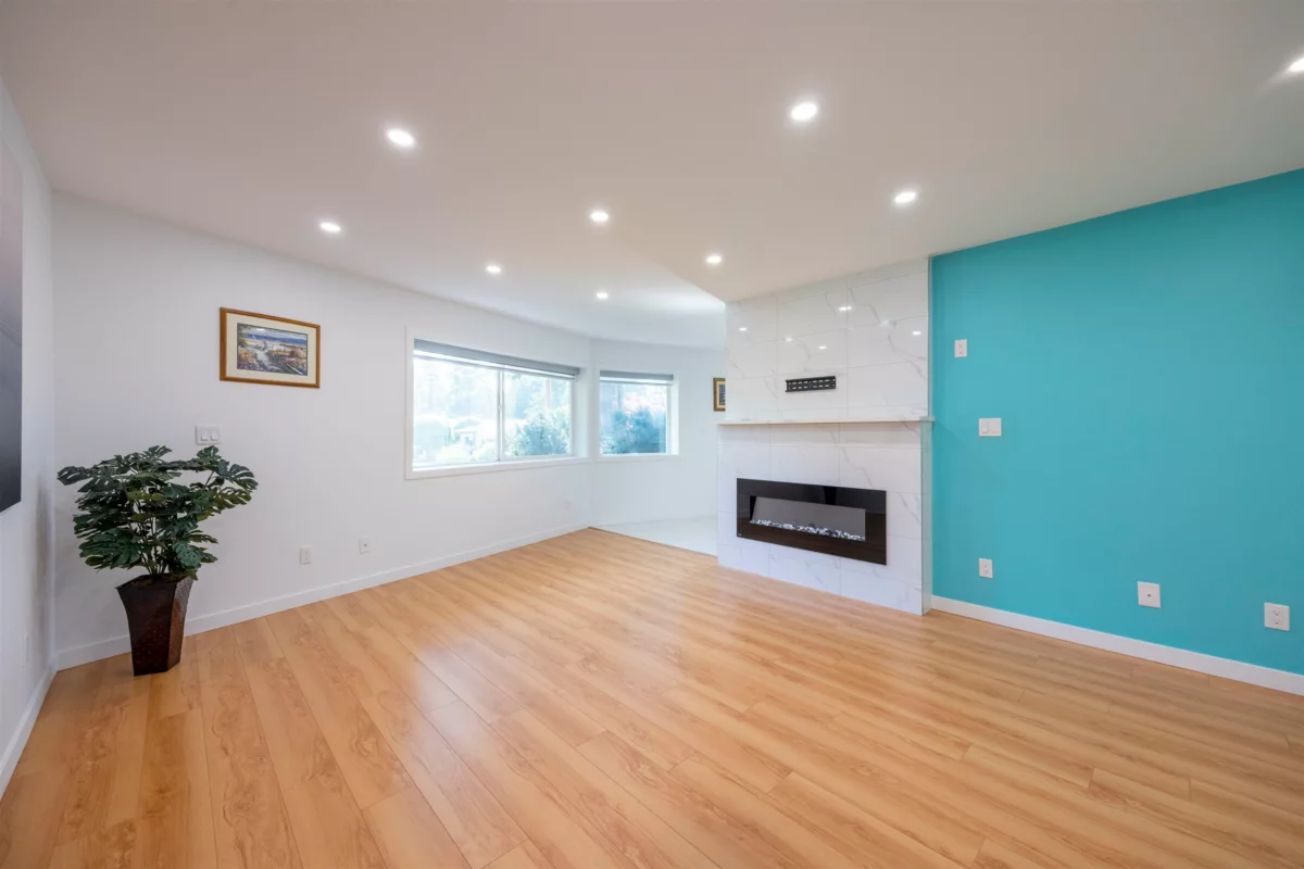 Kitchen Island Photo of 528 Ascot Street, Coquitlam, BC