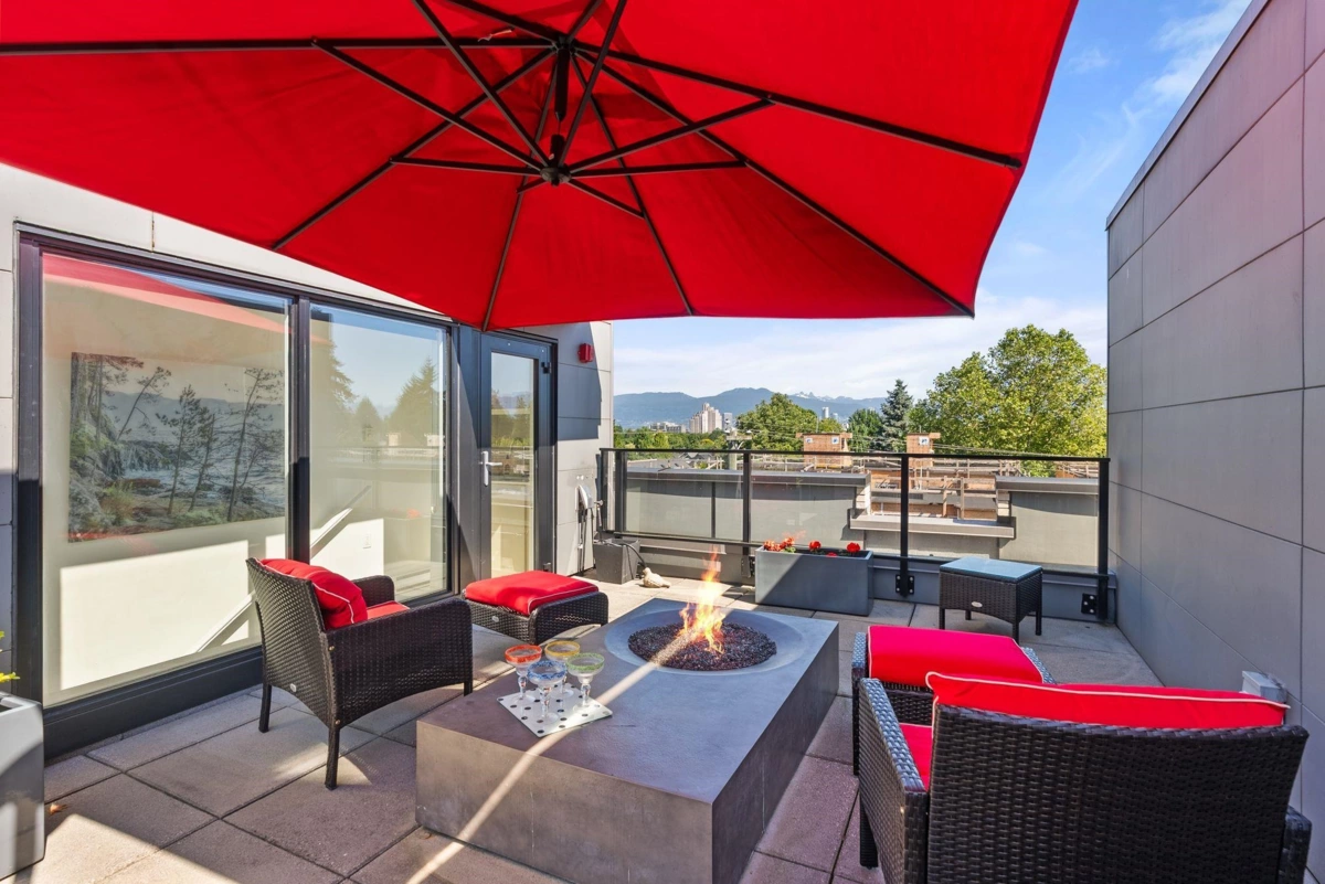 Exterior Front Photo of 2 4050 Ash Street, Vancouver, BC