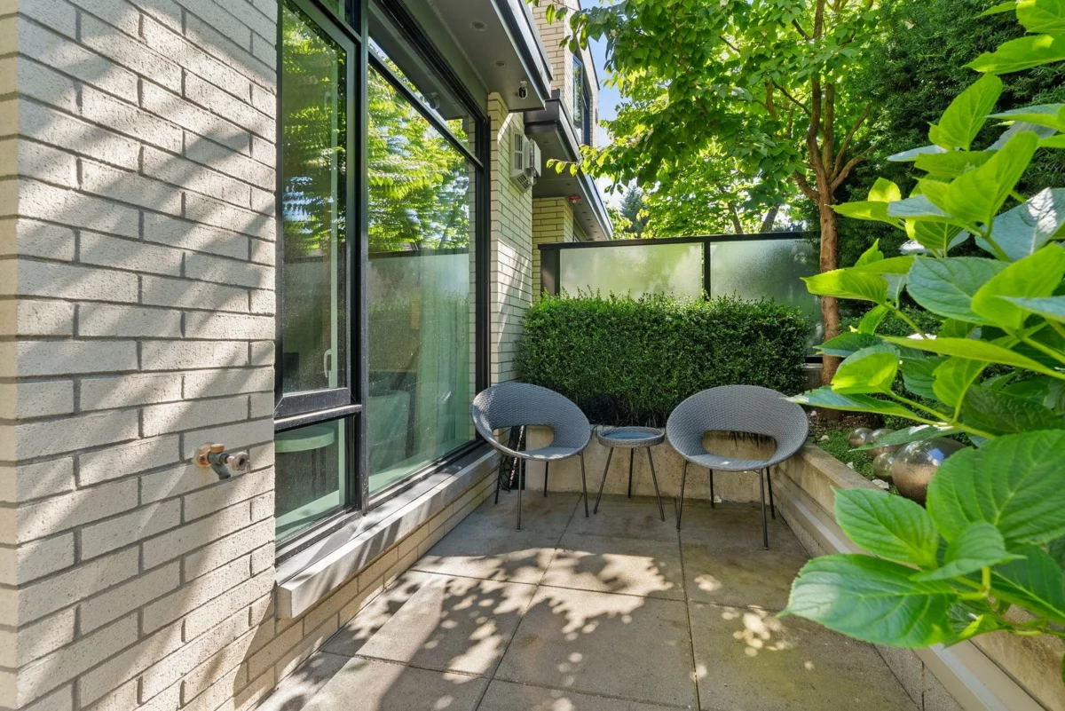 Exterior Rear Photo of 2 4050 Ash Street, Vancouver, BC