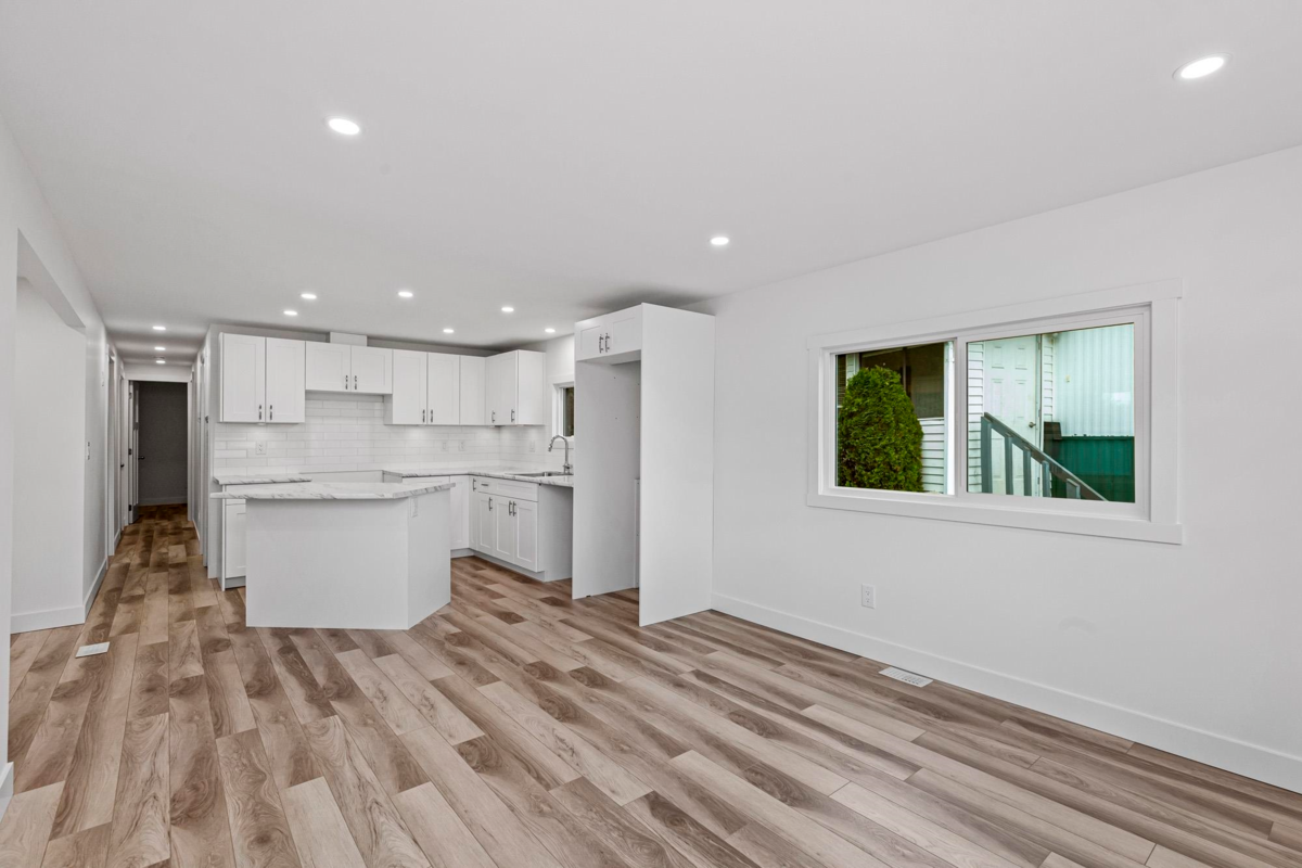 Basement Recreation Room Photo of 10 34519 Lougheed Highway, Mission, BC