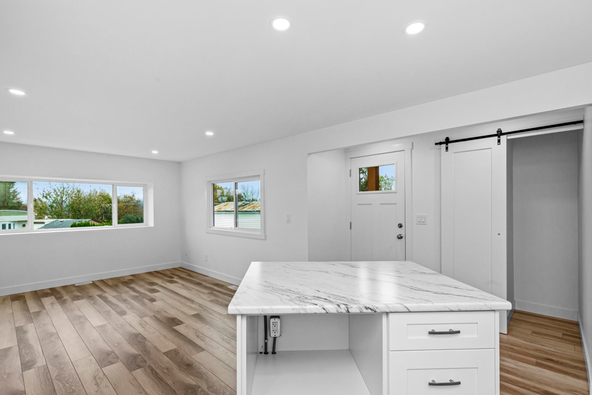 Bedroom 2 Photo of 10 34519 Lougheed Highway, Mission, BC