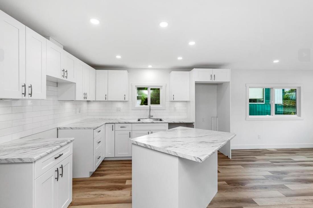 Breakfast Nook Photo of 10 34519 Lougheed Highway, Mission, BC