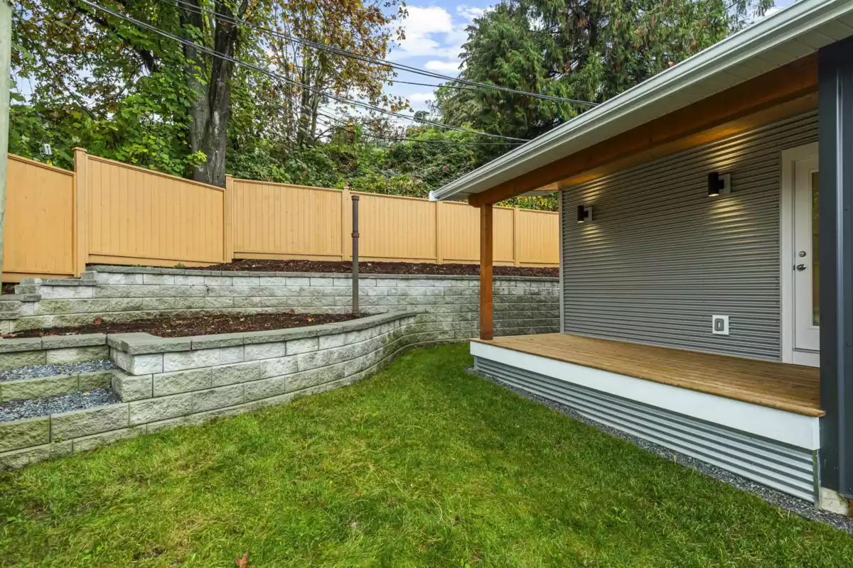 Front Yard Photo of 10 34519 Lougheed Highway, Mission, BC