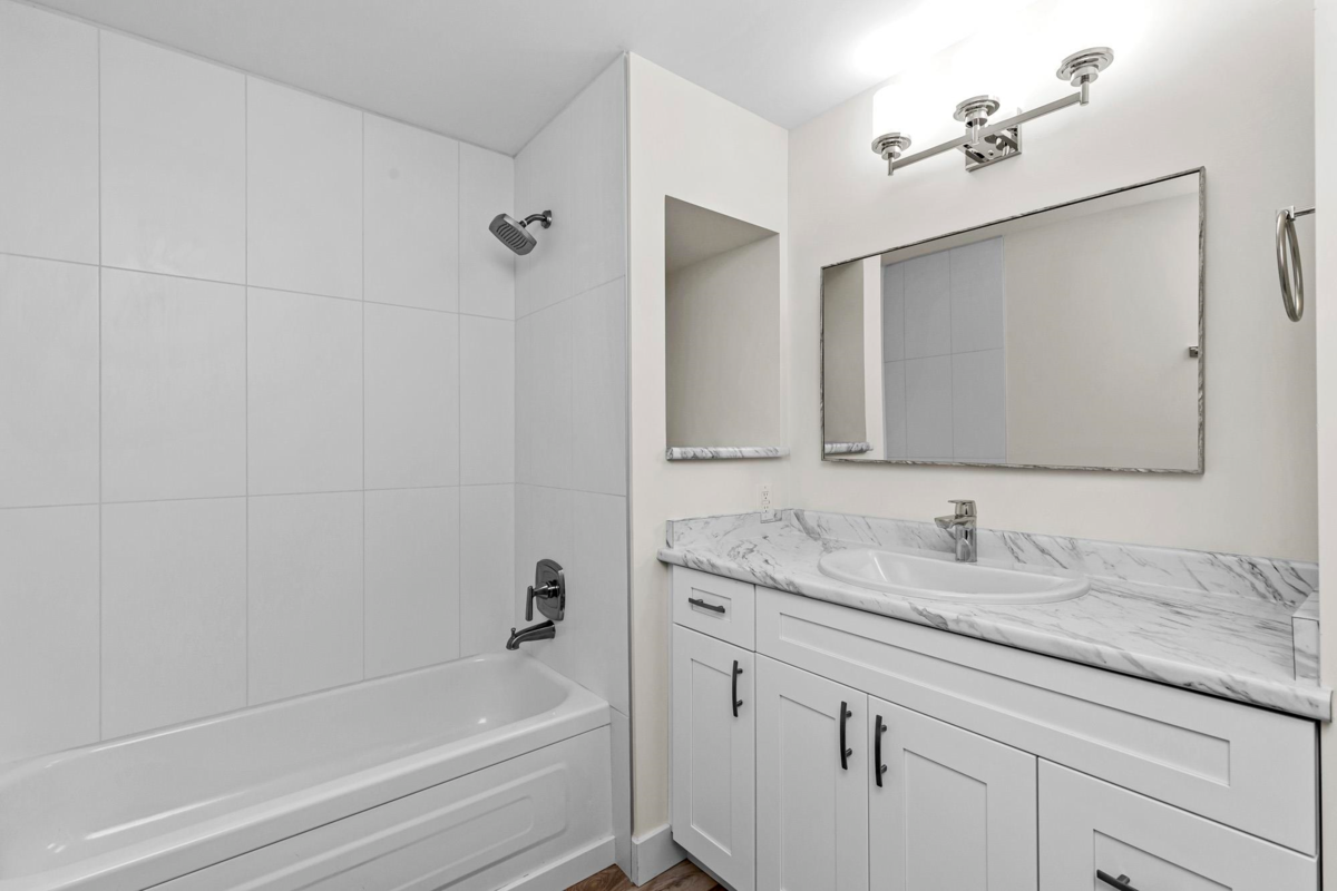 Hallway Photo of 10 34519 Lougheed Highway, Mission, BC