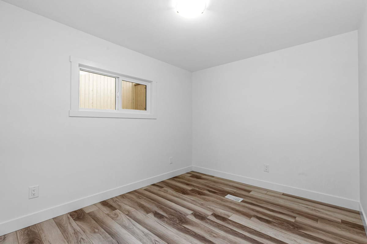 Laundry Room Photo of 10 34519 Lougheed Highway, Mission, BC