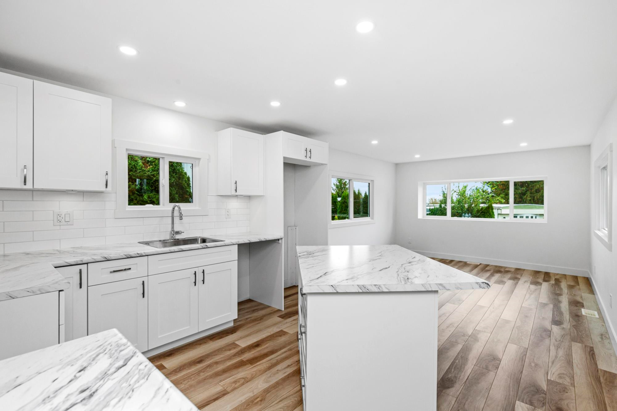 Primary Bathroom Photo of 10 34519 Lougheed Highway, Mission, BC