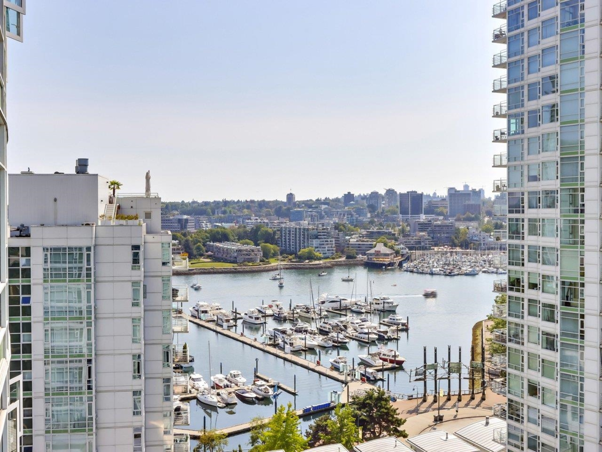 Primary Bathroom Photo of 1708 198 Aquarius Mews, Vancouver, BC