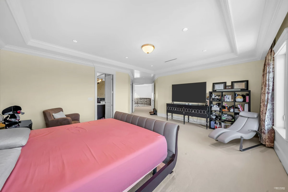 Entry Foyer Photo of 10651 Granville Avenue, Richmond, BC