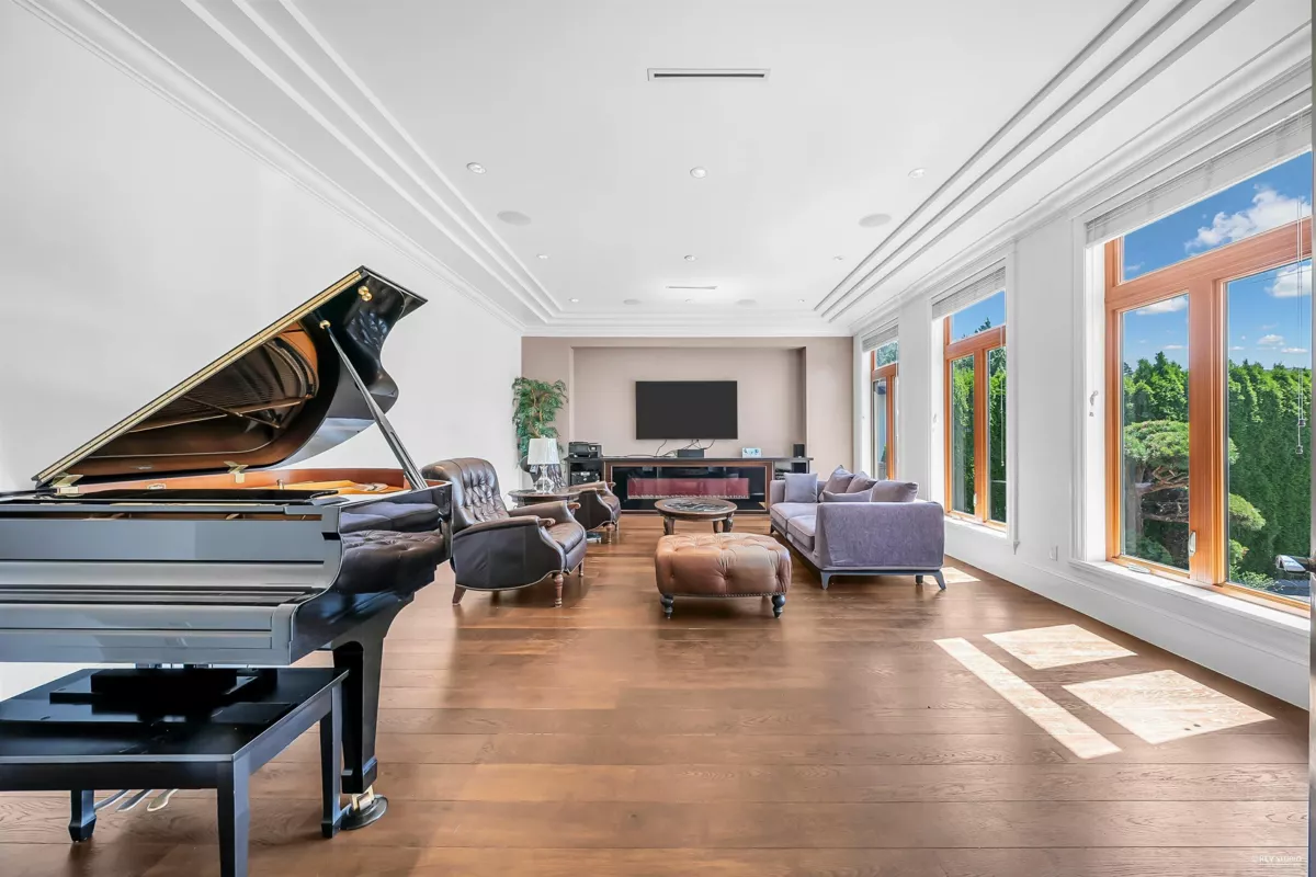 Family Room Photo of 10651 Granville Avenue, Richmond, BC