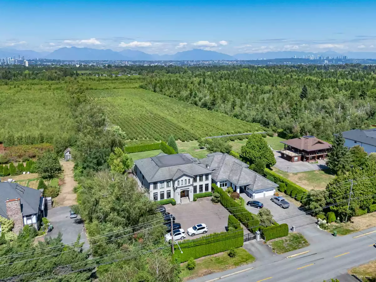 Front Yard Photo of 10651 Granville Avenue, Richmond, BC