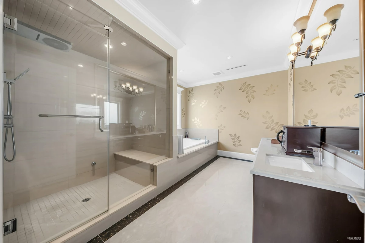 Hallway Photo of 10651 Granville Avenue, Richmond, BC