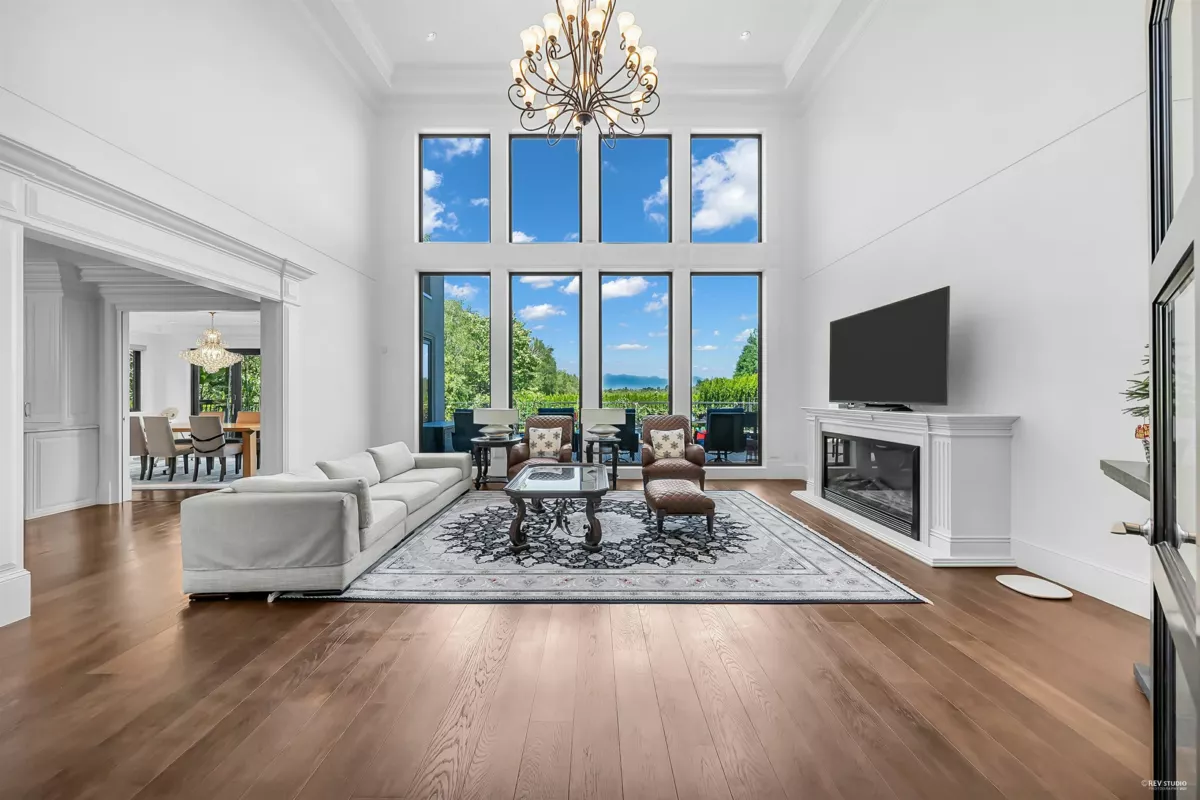 Living Room Photo of 10651 Granville Avenue, Richmond, BC