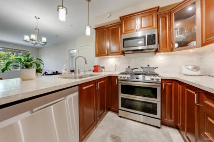 407 3535 146a Street, Surrey, BC