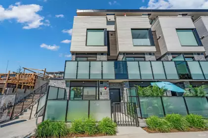 116 650 E 2nd Street, North Vancouver, BC, North Vancouver — Townhouse for sale