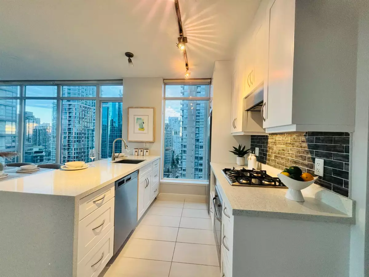 Dining Area Photo of 1203 1252 Hornby Street, Vancouver, BC