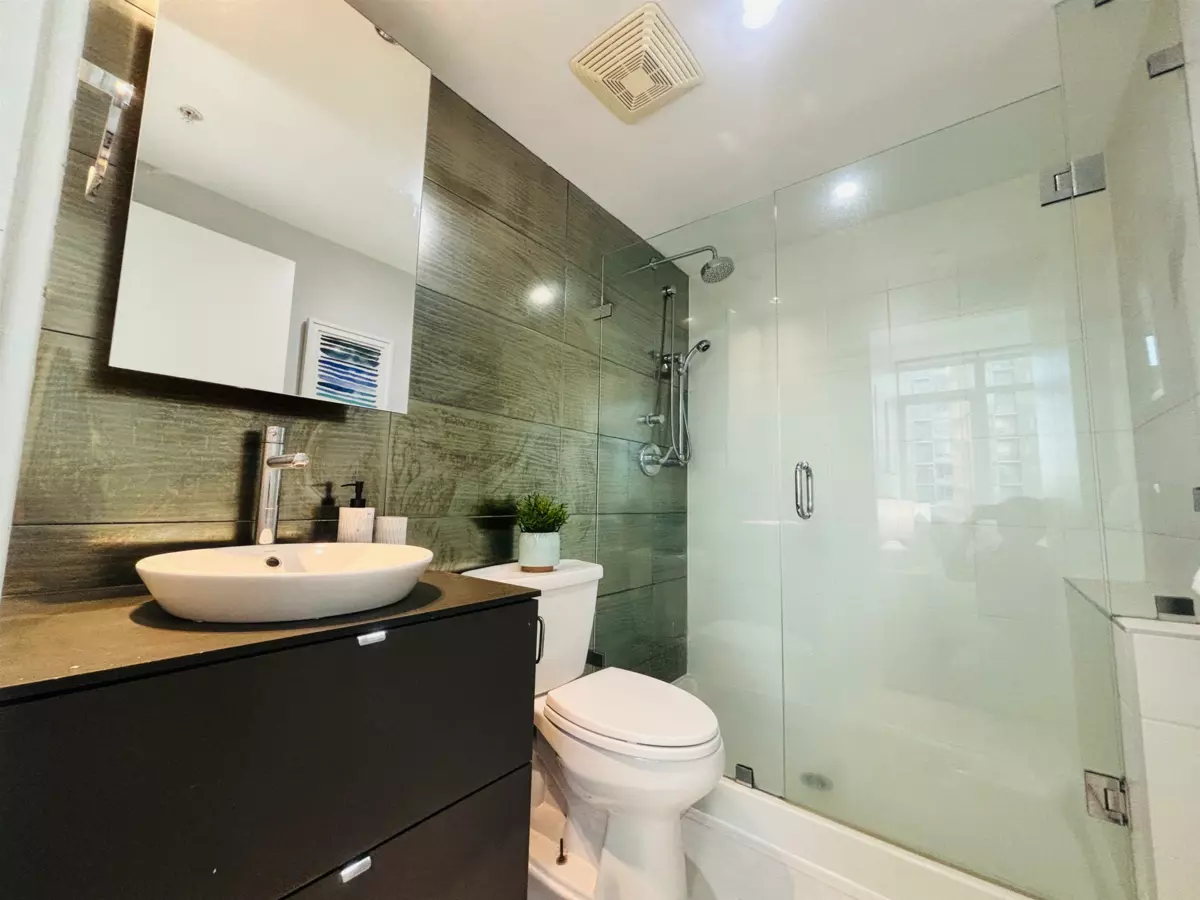 Powder Room Photo of 1203 1252 Hornby Street, Vancouver, BC