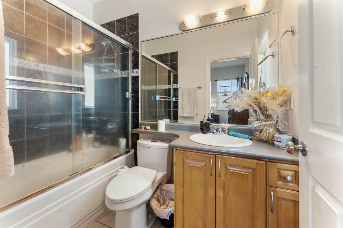 Laundry Room Photo of 3554 Thurston Place, Abbotsford, BC