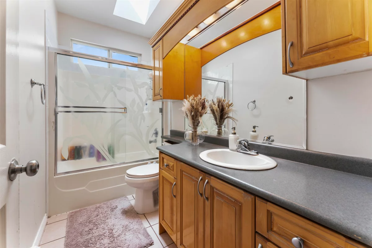 Mudroom Photo of 3554 Thurston Place, Abbotsford, BC