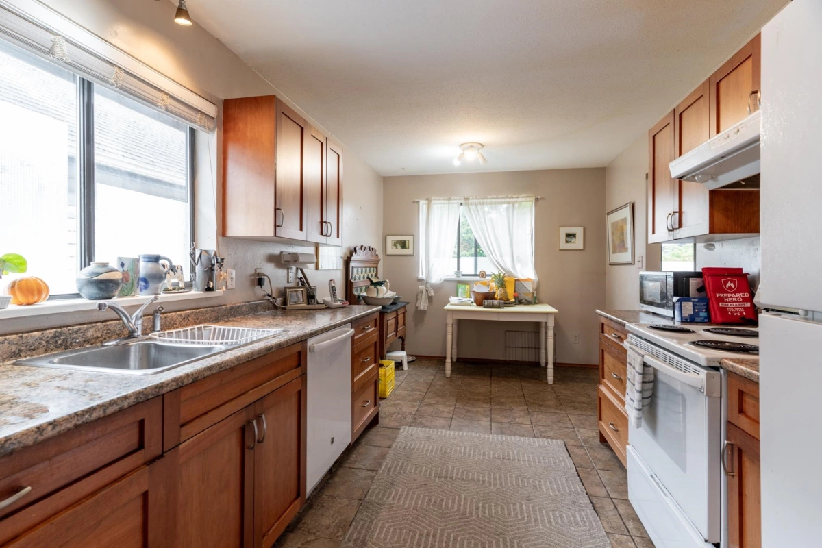 Kitchen Photo of 3171 Chatham Street, Richmond, BC