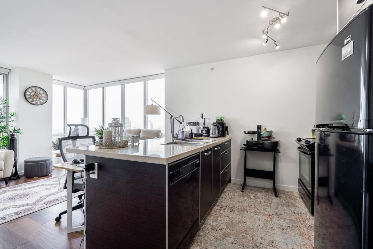 Bedroom 2 Photo of 3504 13688 100 Avenue, Surrey, BC