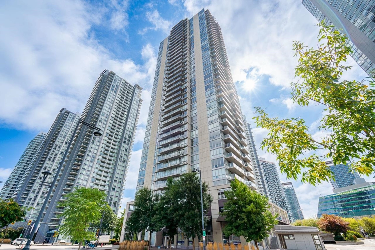 Hallway Photo of 3504 13688 100 Avenue, Surrey, BC