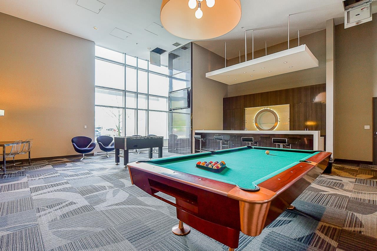 Swimming Pool Photo of 3504 13688 100 Avenue, Surrey, BC