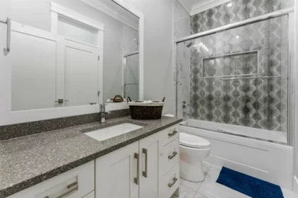 Entry Foyer Photo of 13145 68 Avenue, Surrey, BC