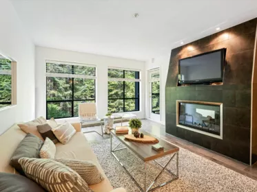 201 4821 Spearhead Drive, Whistler, BC, Whistler — Apartment/Condo for sale