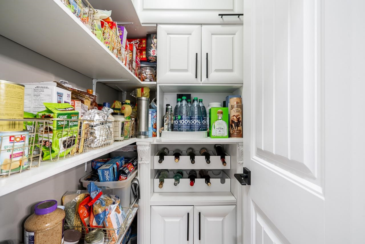 Breakfast Nook Photo of 7077 149a Street, Surrey, BC