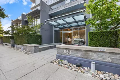 305 958 Ridgeway Avenue, Coquitlam, BC, Coquitlam — Apartment/Condo for sale