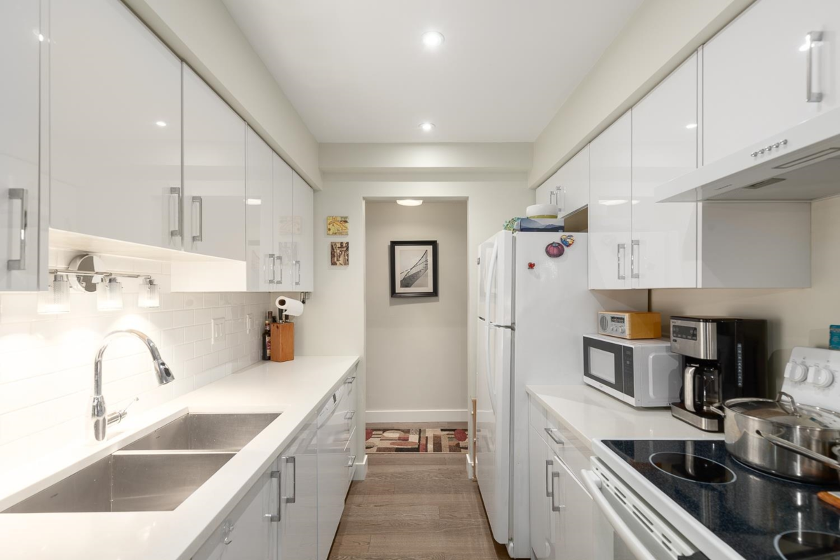 Kitchen Photo of 218 2320 W 40th Avenue, Vancouver, BC